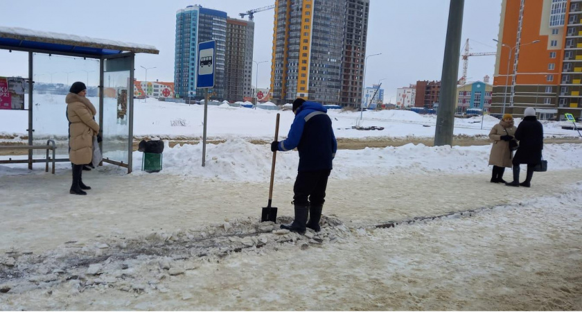 В Саранске ограничили движение на трех улицах из-за уборки снега и наледи