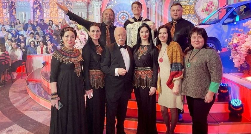 «Росичи» из Мордовии побывали на шоу «Поле чудес» 