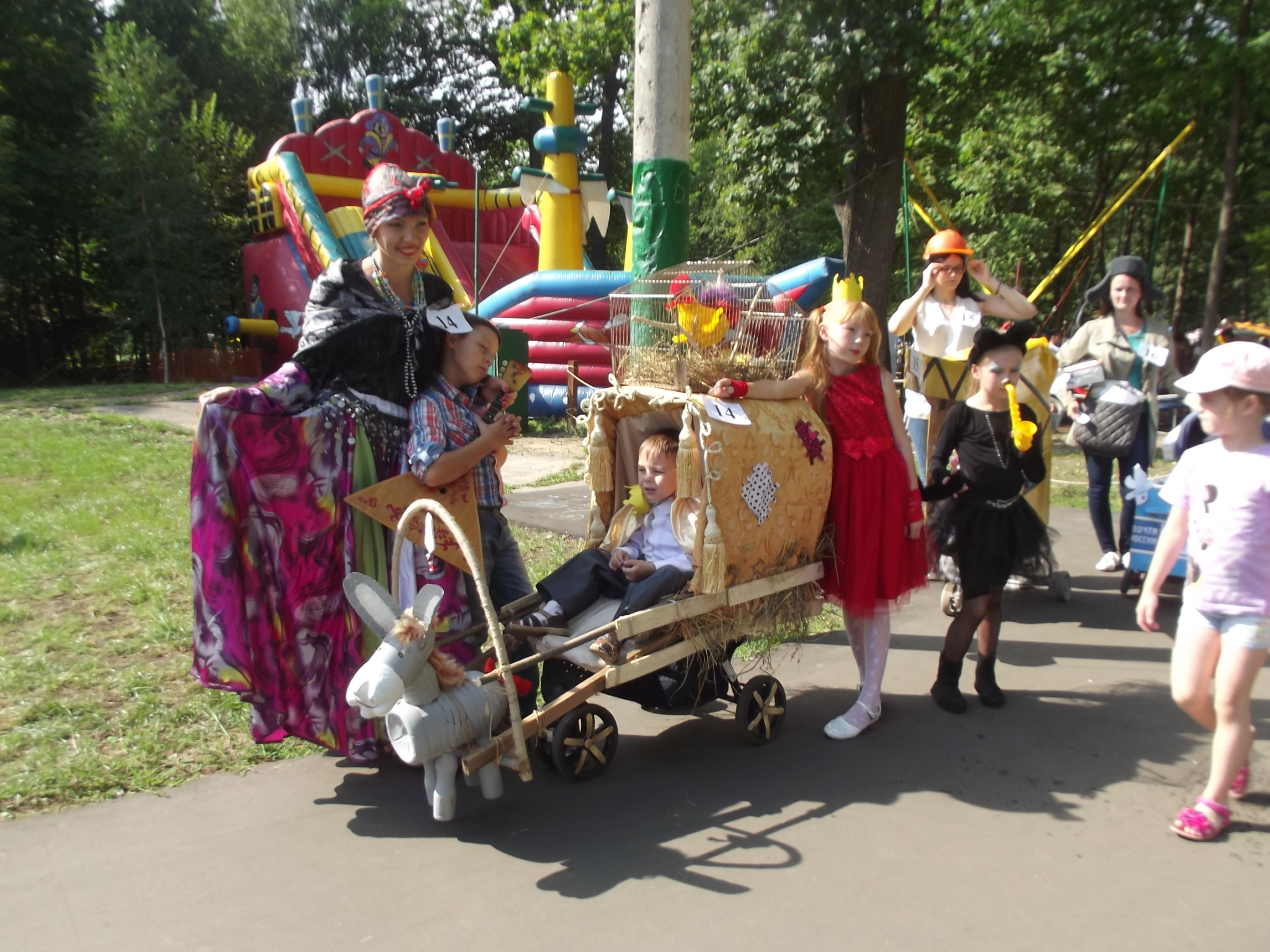 Первое мая в Саранске: шоу ростовых кукол и «Парк Пушкинского периода»