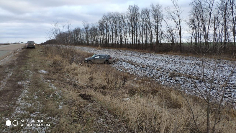 Уходил от столкновения: в Мордовии водитель иномарки съехал в кювет и опрокинулся