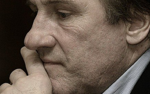 «Почетного мордвина» Жерара Депардье обвинили в домогательствах