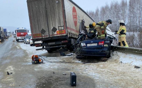 В Мордовии в ДТП на трассе погибли два человека
