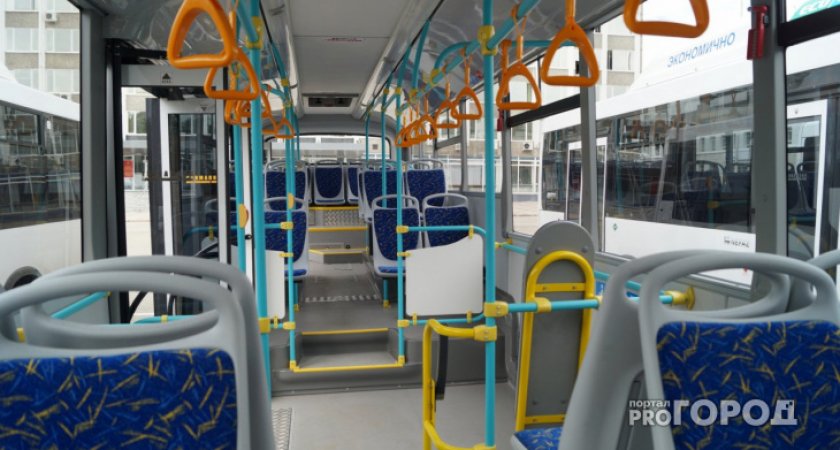 В Зубово-Полянском районе на линию выпустили опасные для пассажиров автобусы