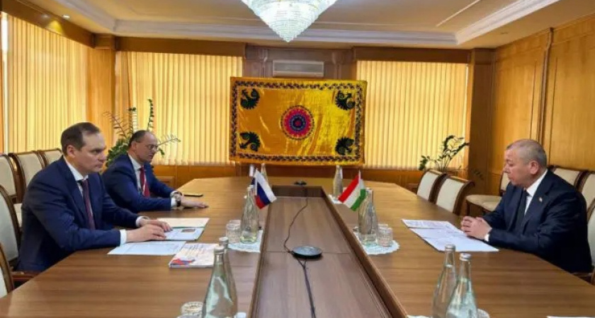 Глава Мордовии провел встречу в Таджикистане