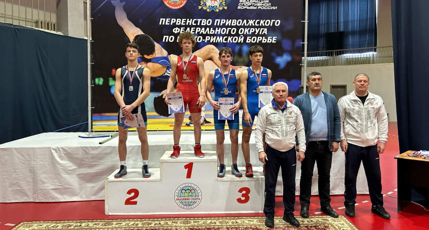 Борцы из Мордовии завоевали семь медалей на первенстве ПФО