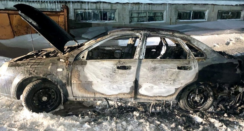 Сотрудники МЧС рассказали о том, как избежать возгорания автомобиля зимой
