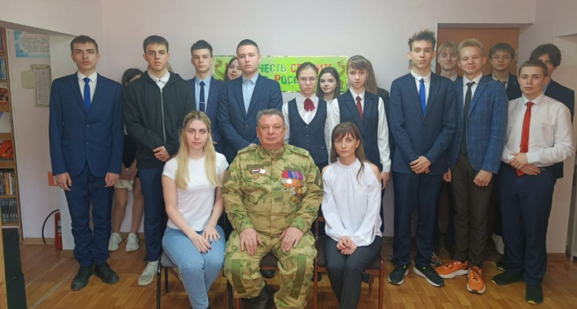Ветеран СВО провел «Разговор о важном» с учениками школы № 32 Саранска