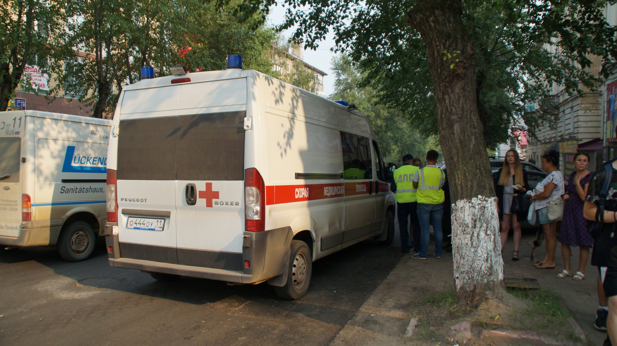 В Саранске на парковке грузовая «ГАЗель» сбила пешехода и врезалась в стену