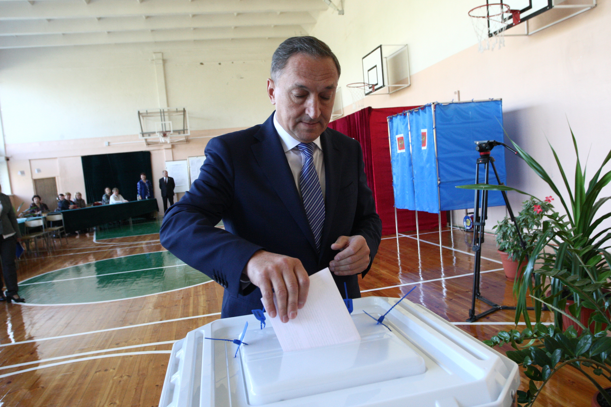 В Мордовии Председатель Правительства Владимир Сушков проголосовал на своем избирательном участке