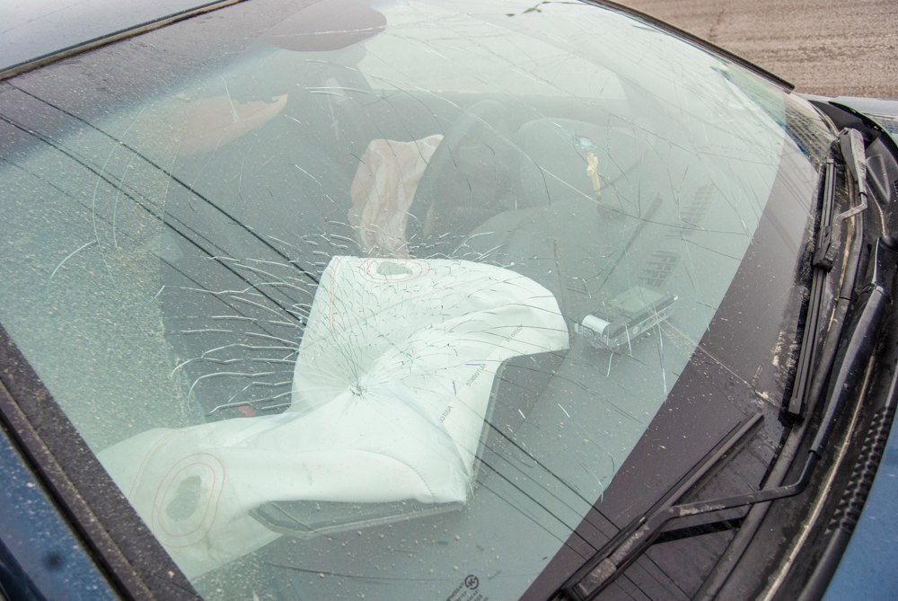 В Мордовии водитель иномарки въехал в стоящий автомобиль