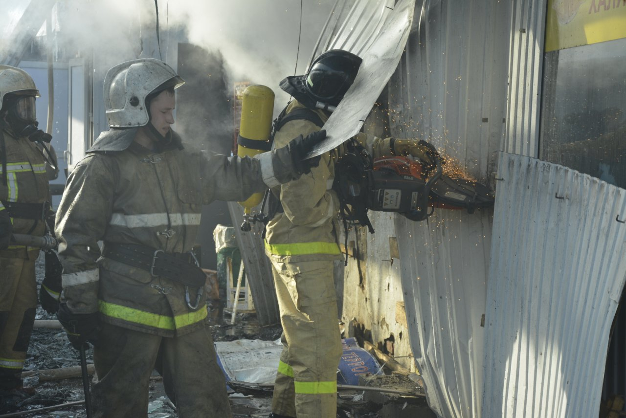 В МЧС Мордовии рассказали о пожаре на рынке «Ринг» 
