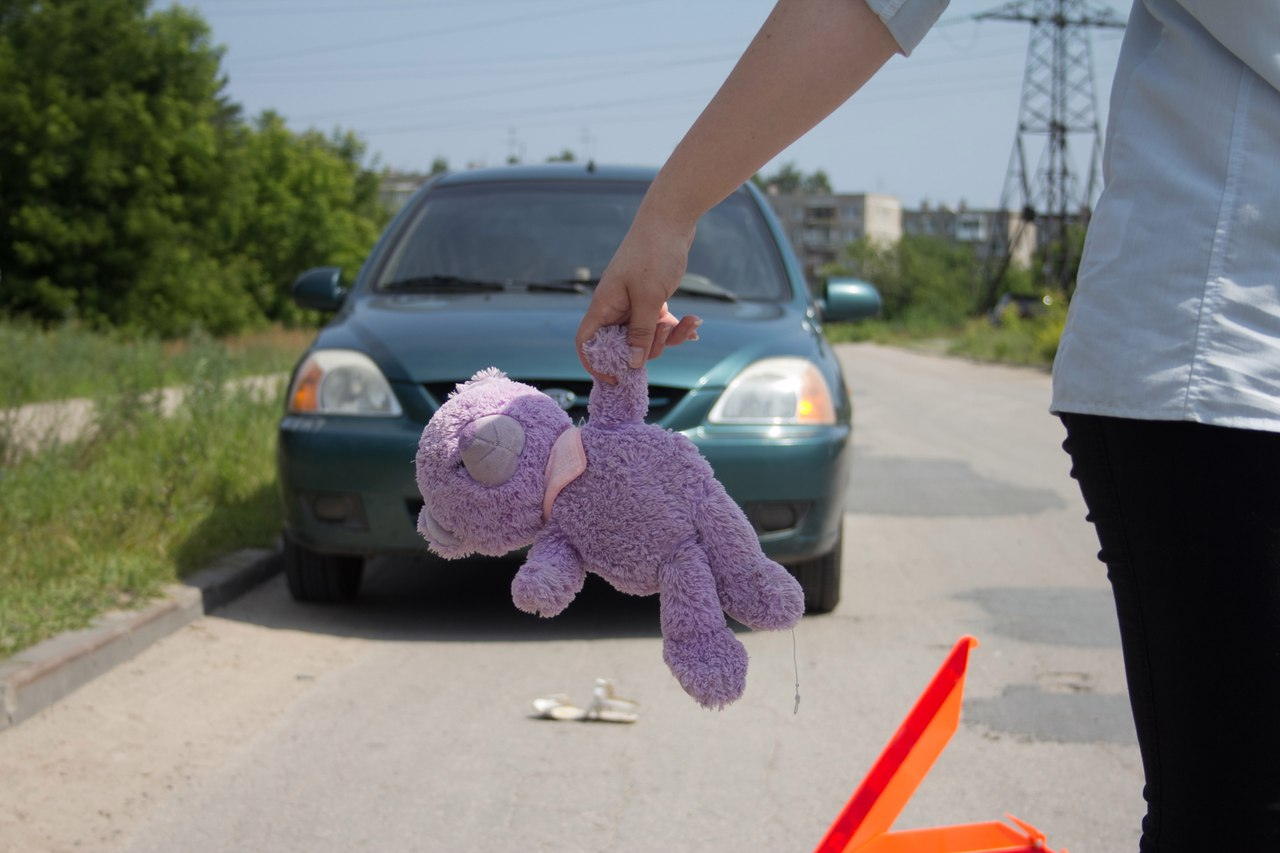 В Мордовии автоледи сбила маленького ребенка, который стоял на газоне