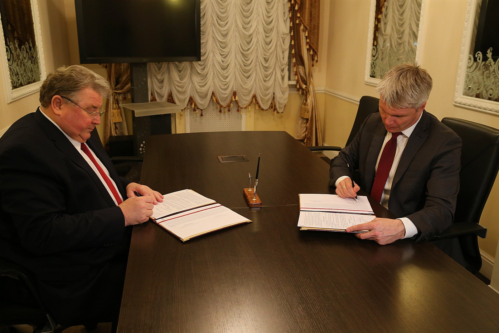 Глава Мордовии подписал соглашение с Министерством спорта России