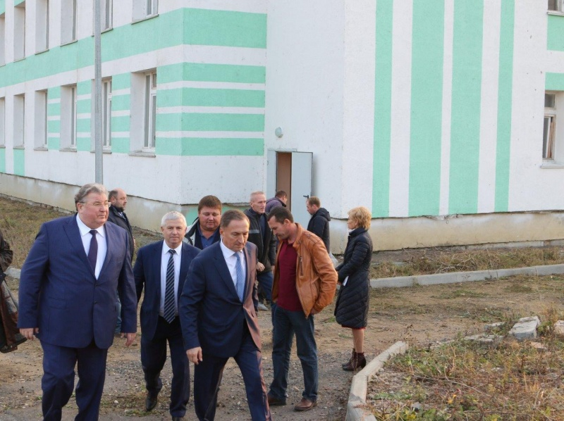 Глава Мордовии осмотрел ход строительства коррекционной школы в Саранске