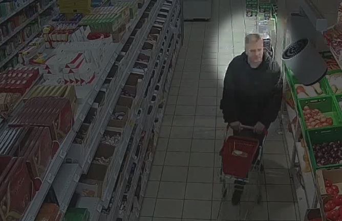 В Рузаевке неизвестный украл из магазина терминал сбора данных