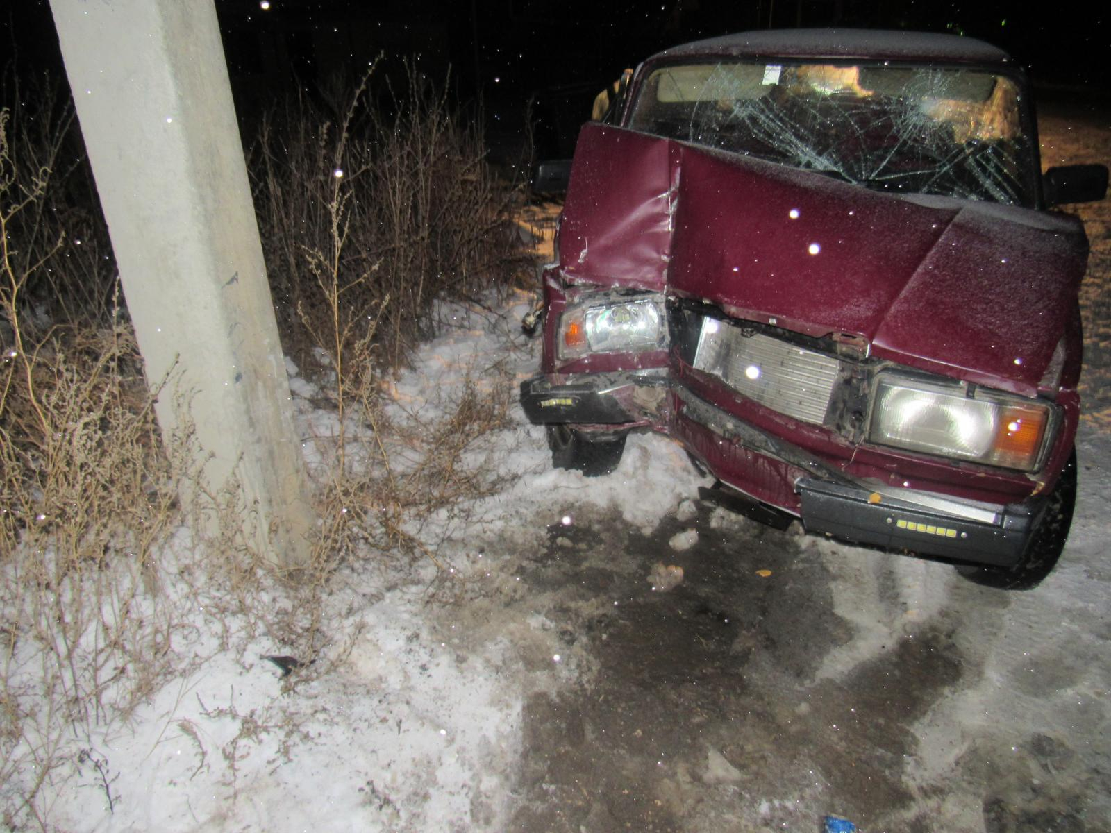 В Мордовии водитель «ВАЗа» не справился с управлением и врезался в столб