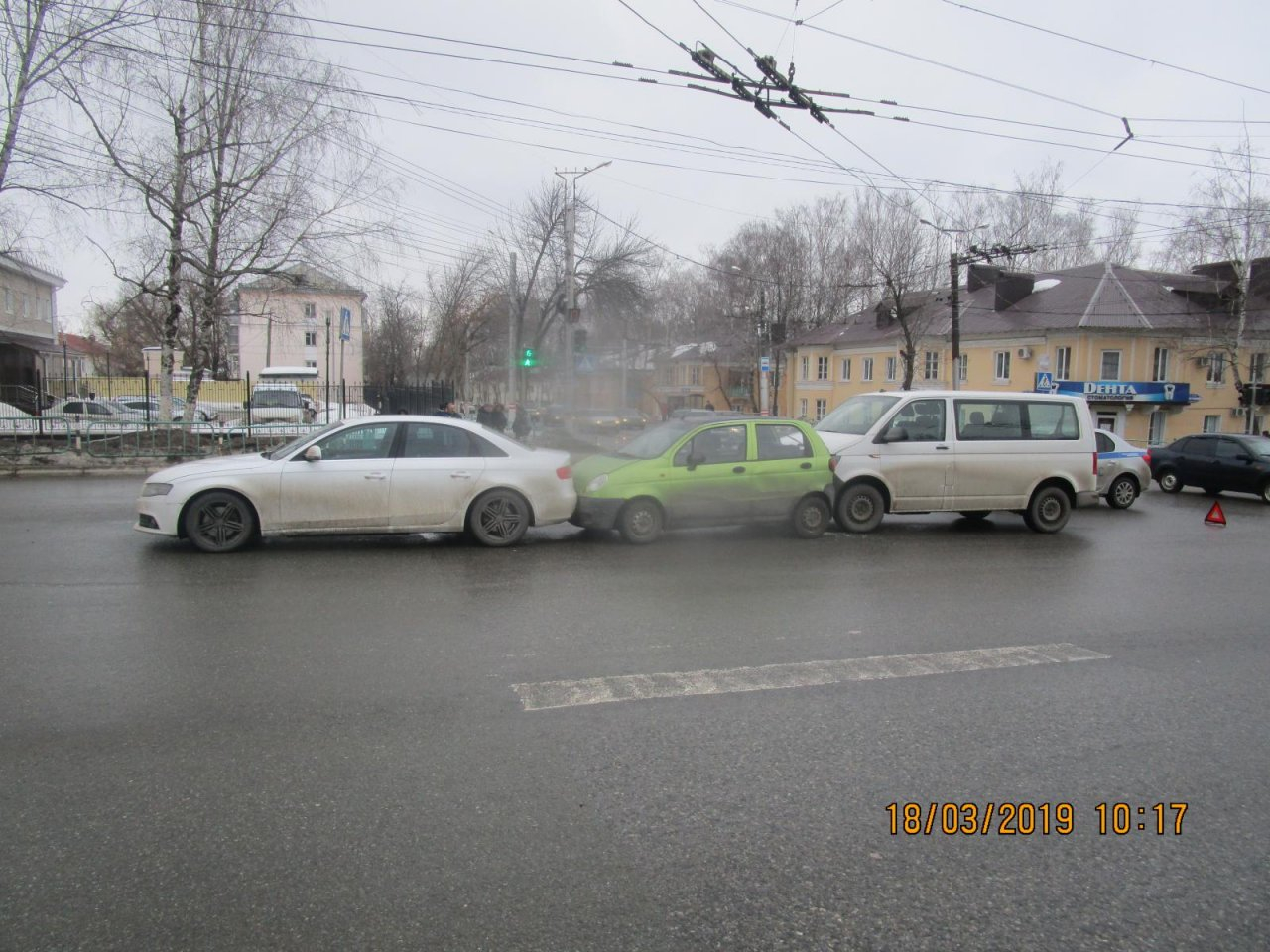 Невнимательный водитель устроил тройное ДТП в центре Саранска