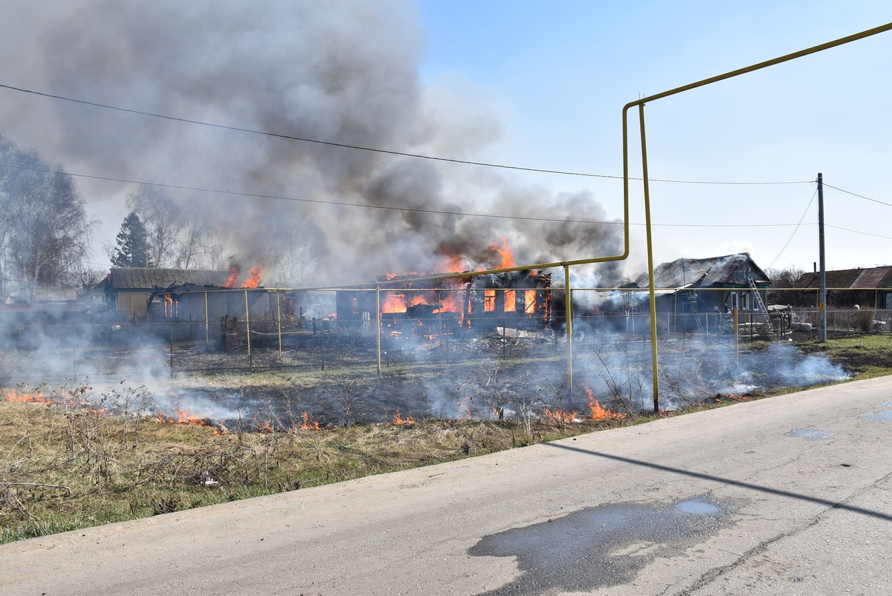 В МЧС Мордовии прокомментировали крупный пожар в поселке Зыково