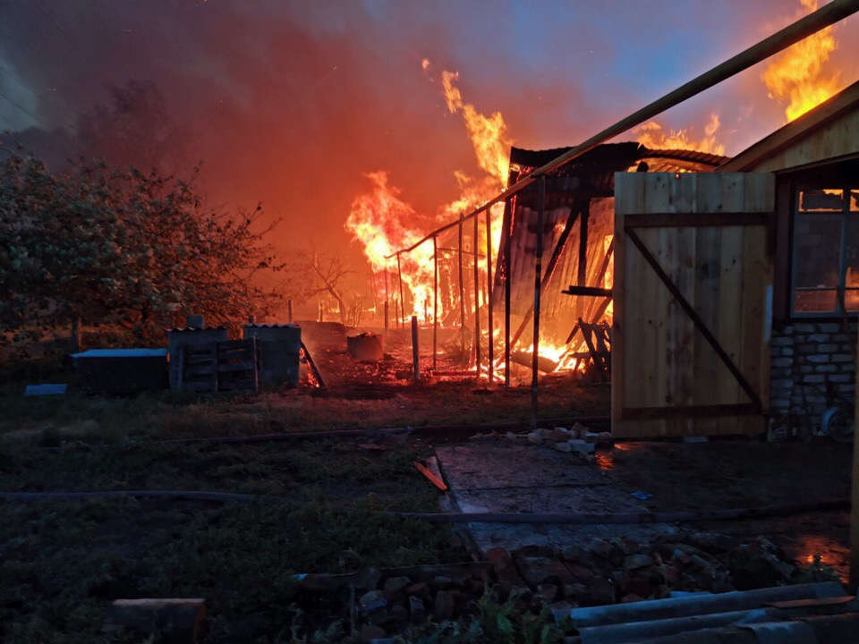 Огонь уничтожил пять домов в одном из сел Мордовии