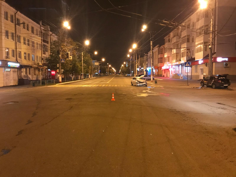 В Саранске столкнулись такси и иномарка, пострадали 4 человека