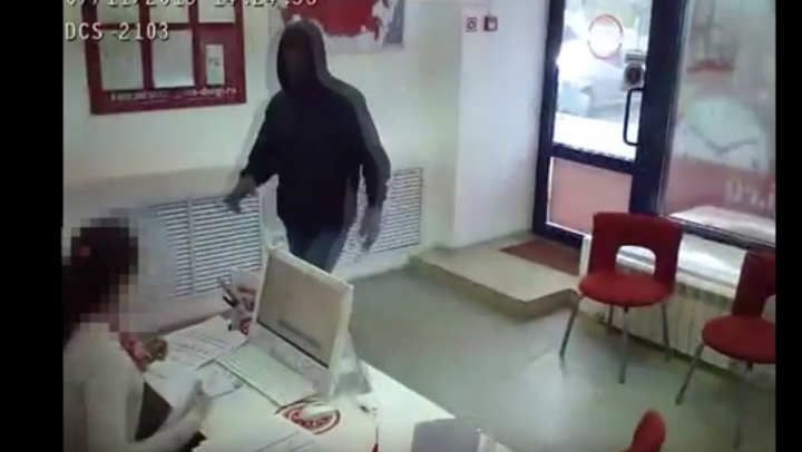 Житель Саранска ограбил офис микрофинансовой организации из-за отсутствия работы (видео)