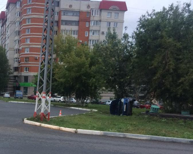 В Саранске перевернулось авто, пострадал человек