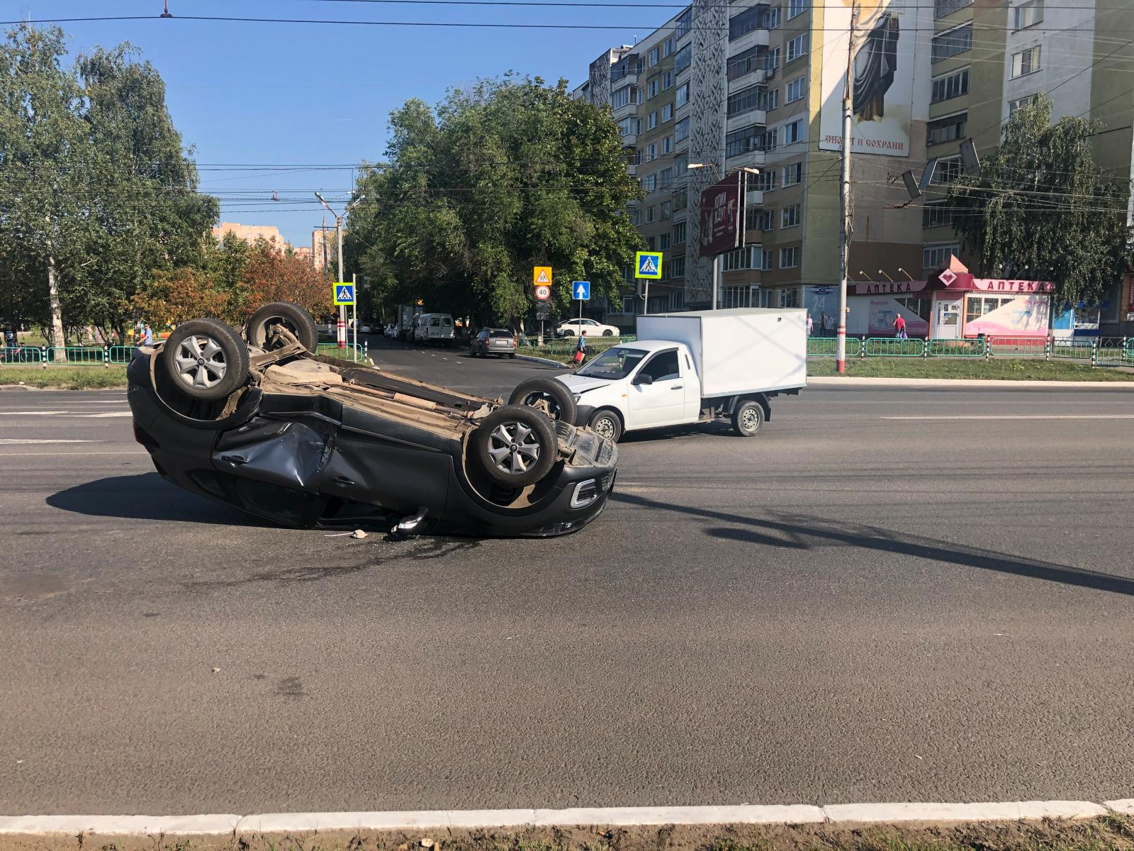 ДТП в Саранске: от удара иномарка перевернулась на крышу