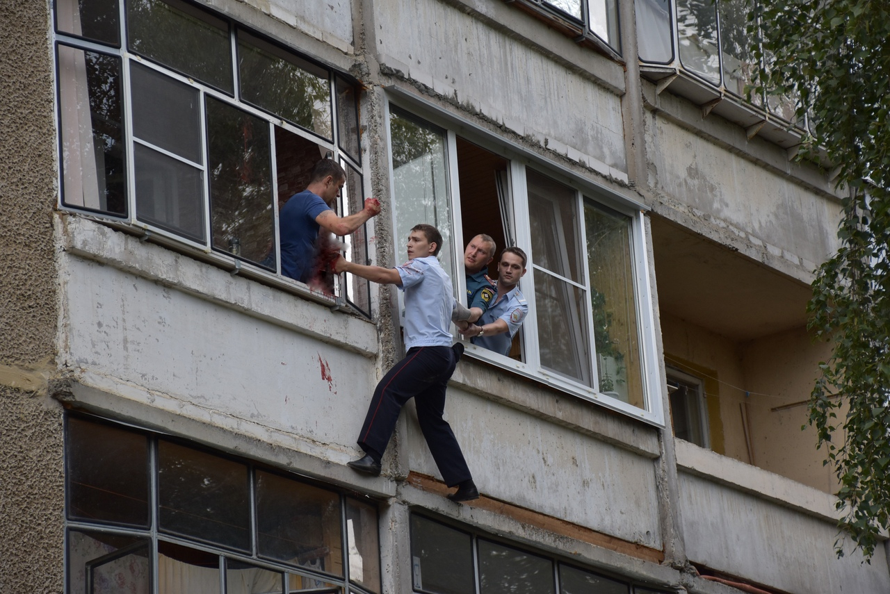 В Саранске мужчина хотел выбросить из окна грудного ребенка