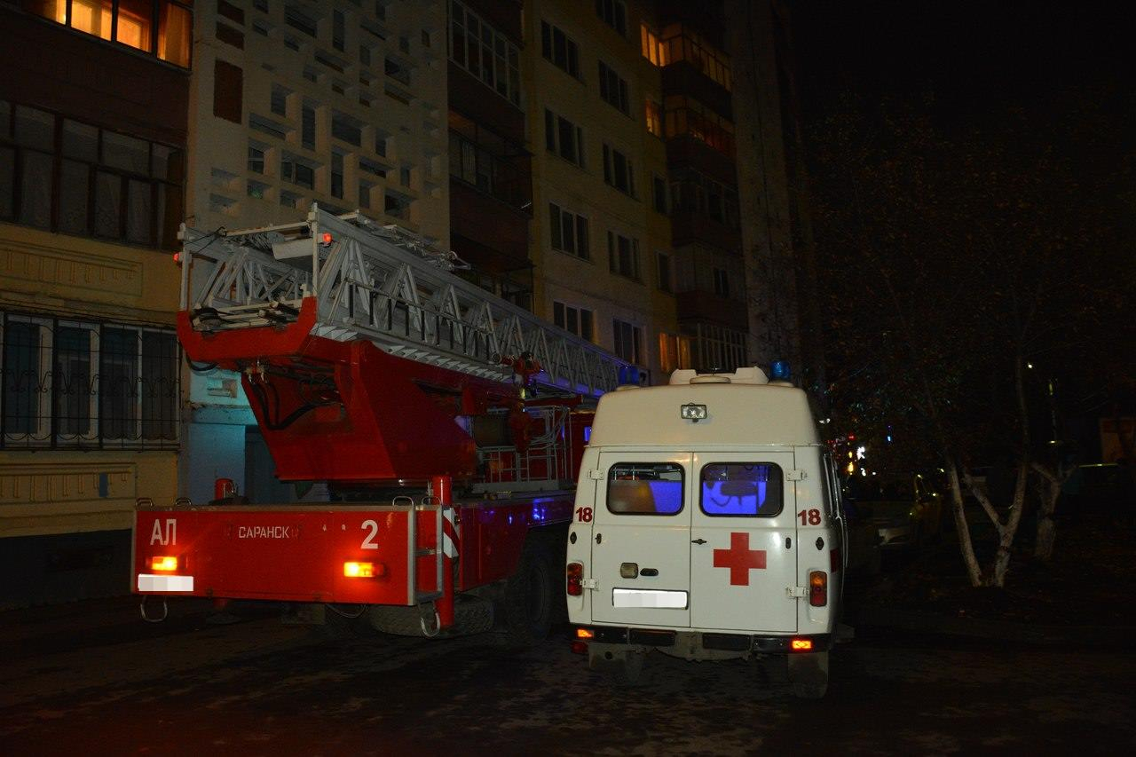 Из горевшей в Саранске многоэтажки эвакуировали восемь человек