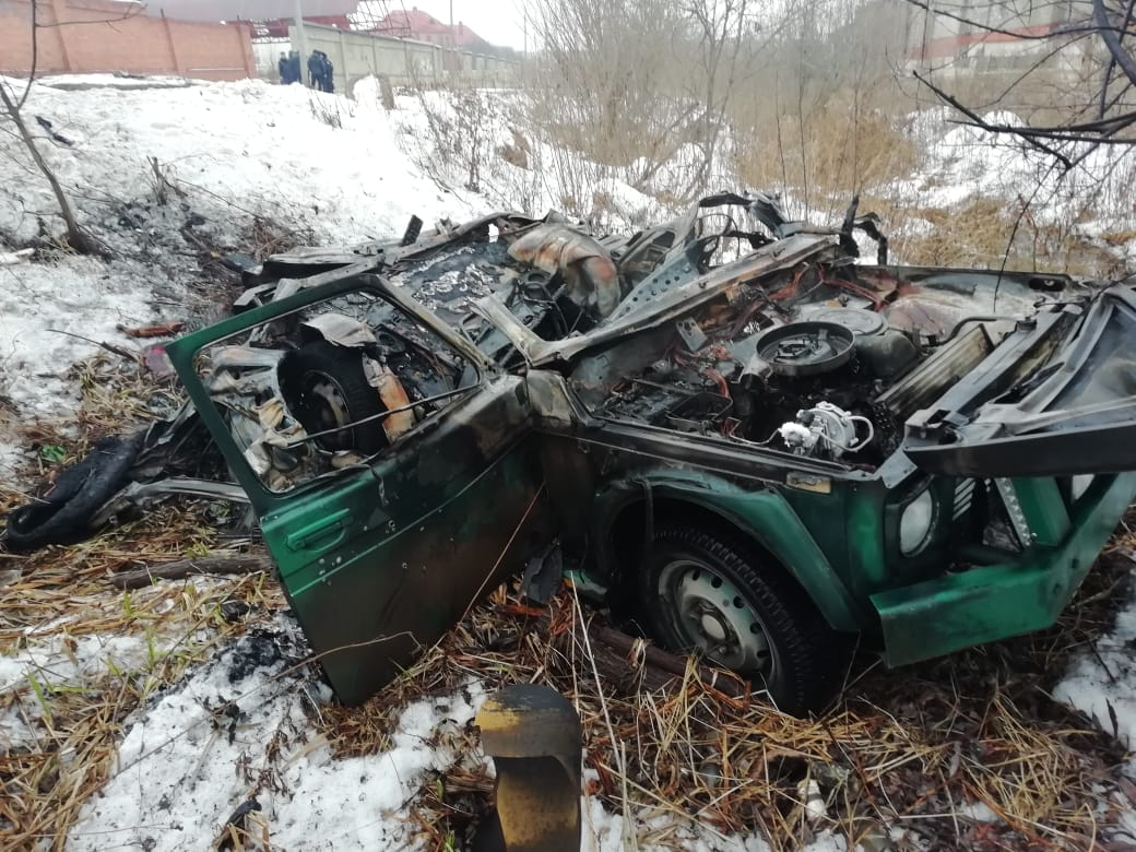 В Саранске в автомобиле взорвался газовый баллон: МЧС опубликовало фото с места происшествия