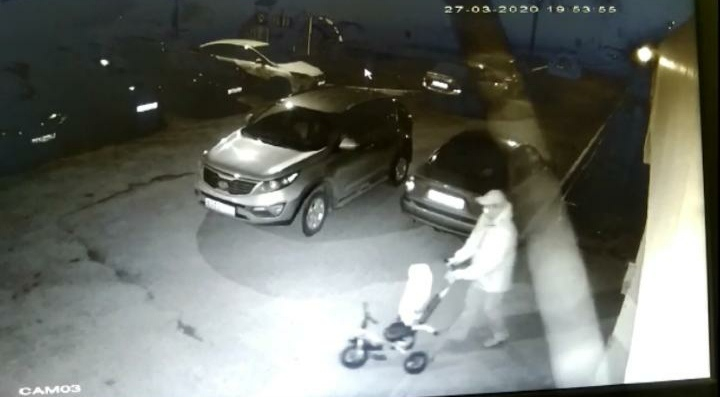 Полиция Саранска ищет мужчину, который украл детский велосипед
