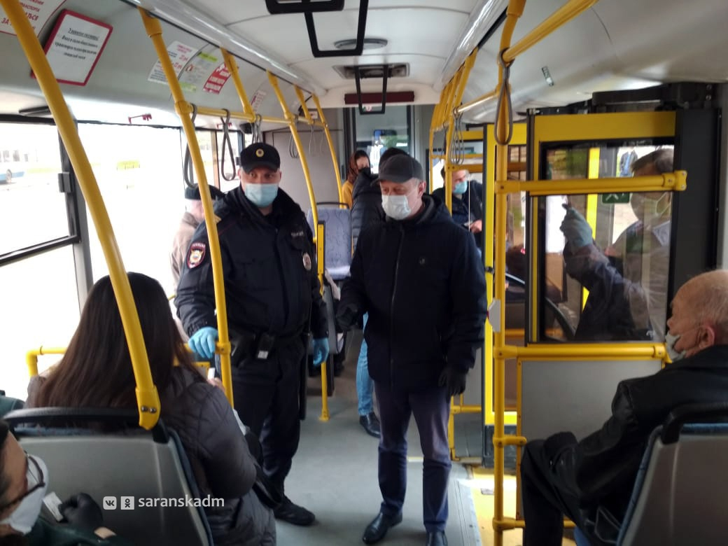 В Саранске строго следят за соблюдением масочно-перчаточного режима в общественном транспорте