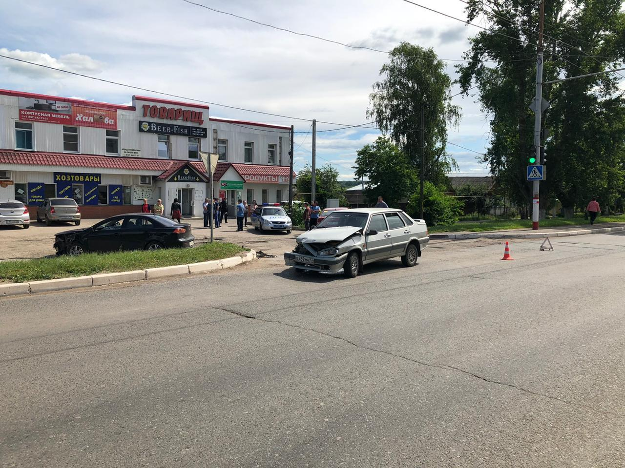 В Саранске водитель иномарки устроил ДТП и сбил пешехода