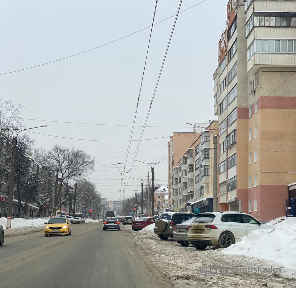 Внимание, водители: На улице Полежаева в Саранске будет исключена стоянка транспорта