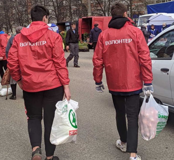 В Саранске волонтёры доставили пожилым людям продукты с ярмарки