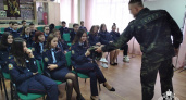 В Саранске сотрудник Росгвардии провел урок мужества в школе №32