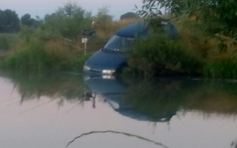 В Мордовии пьяный водитель съехал на автомобиле в водоем