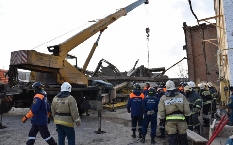 В МЧС Мордовии прокомментировали обрушение здания на улице 1-ой Промышленной (фото)