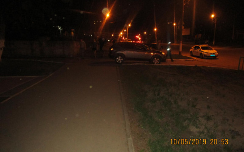 В Саранске мальчик на велосипеде с неисправными тормозами попал под колеса иномарки