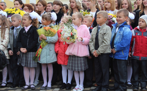 Массовые мероприятия в российских школах запретили до конца 2020 года