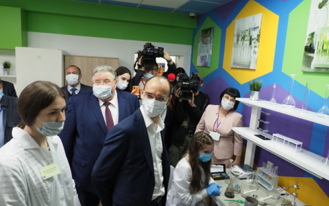 Первый заместитель Министра просвещения России Дмитрий Глушко посетил ряд образовательных учреждений в Саранске