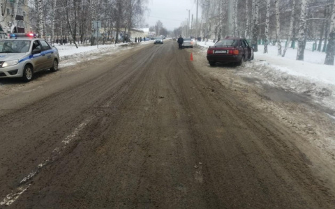 В Мордовии автоледи на «Ауди» врезалась в столб и попала в больницу